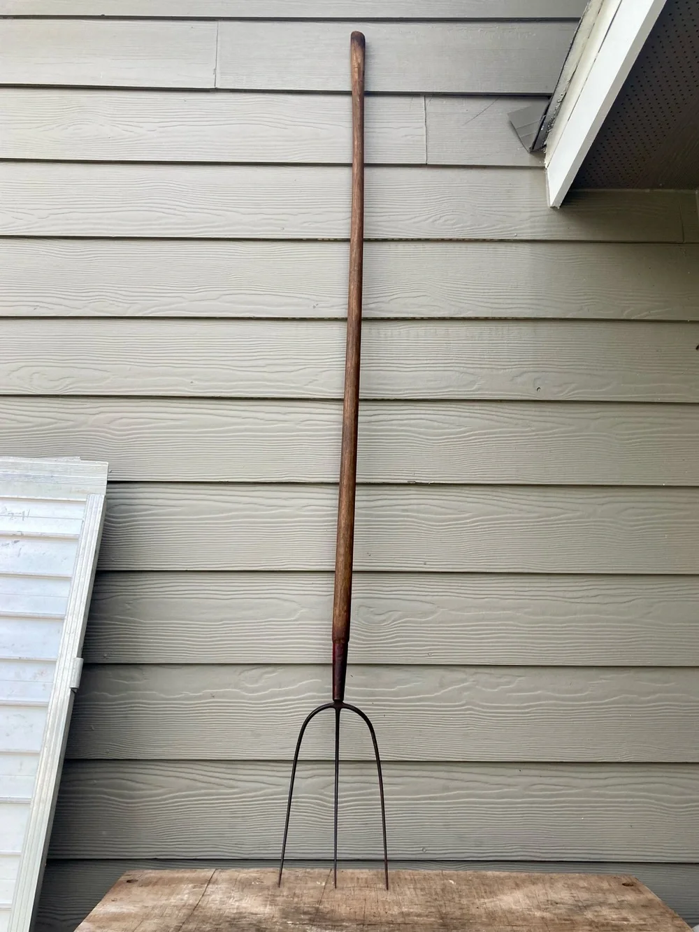Vintage Garden Pitchfork with Wooden Handle 3 Tines 68” - Picture 5 of 16